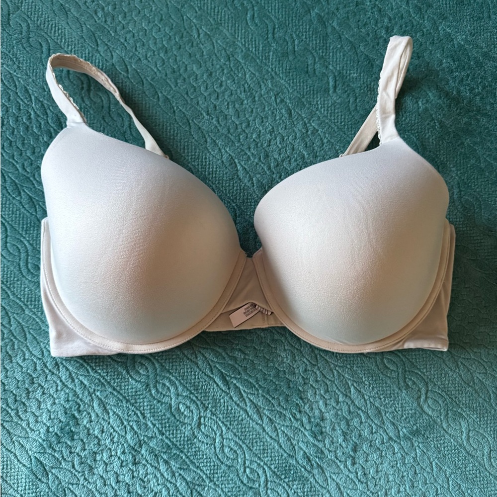 **BUNDLE AND SAVE 3 for $25** Victoria's Secret Cream Bra